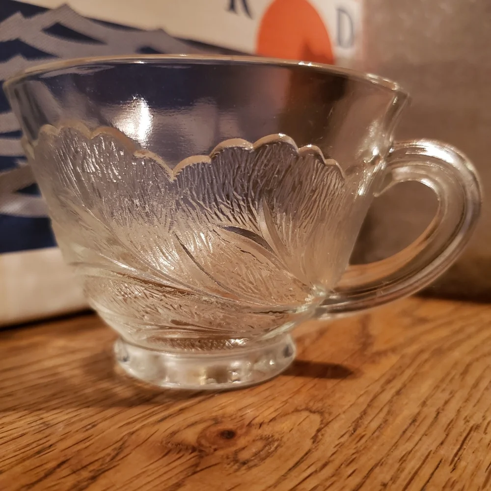 Vtg 1930's Pebble Leaf Crystal Clear Indiana Glass Punch Bowl Tea Cup Twiggy